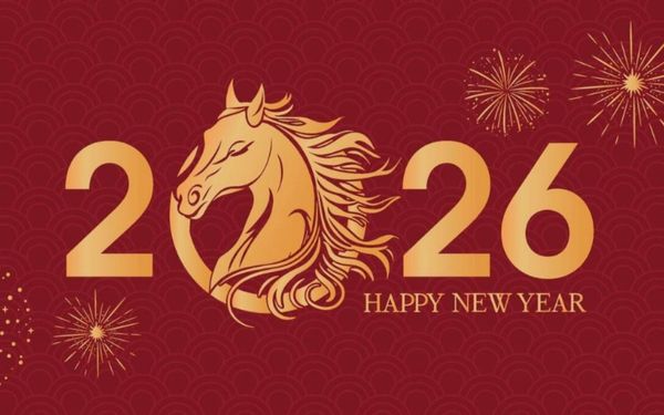 Ngựa vàng 2026 đèn lồng đỏ may mắn