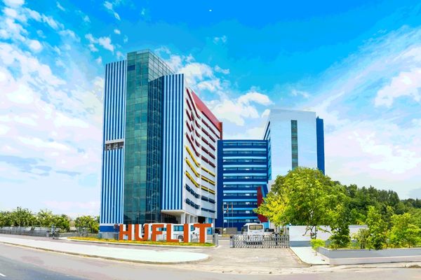 Trường Đại Học Ngoại Ngữ - Tin Học