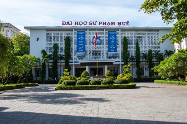 Logo Trường Đại học Sư phạm Huế